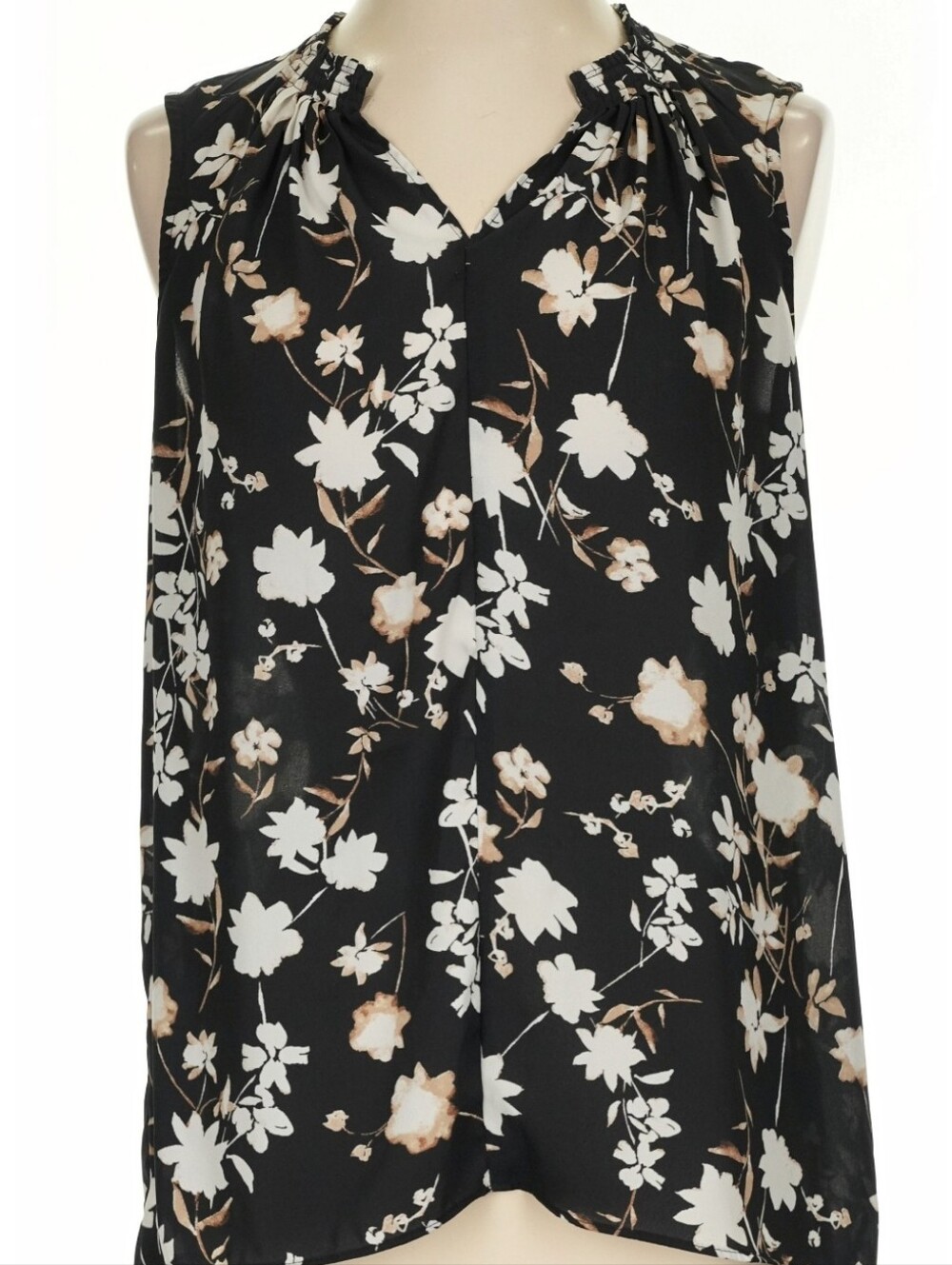 Simply Vera Vera Wang Black Floral Sleeveless V-Neck Blouse
